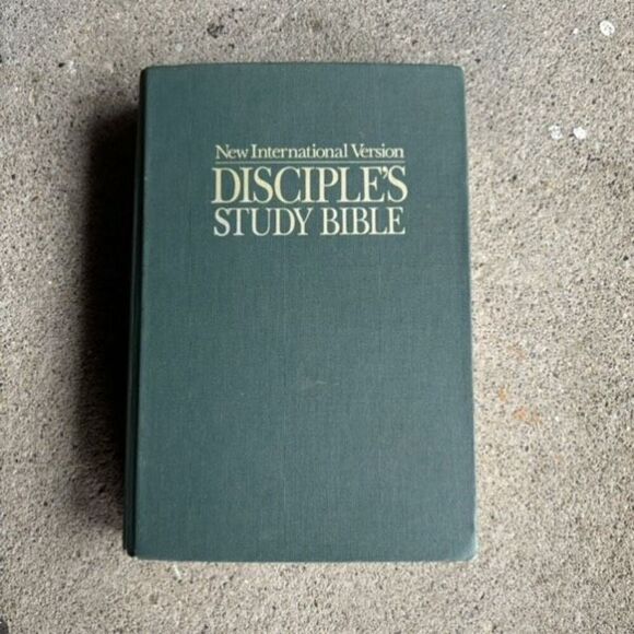 New International Version Disciple’s Study Bible - Picture 1 of 10